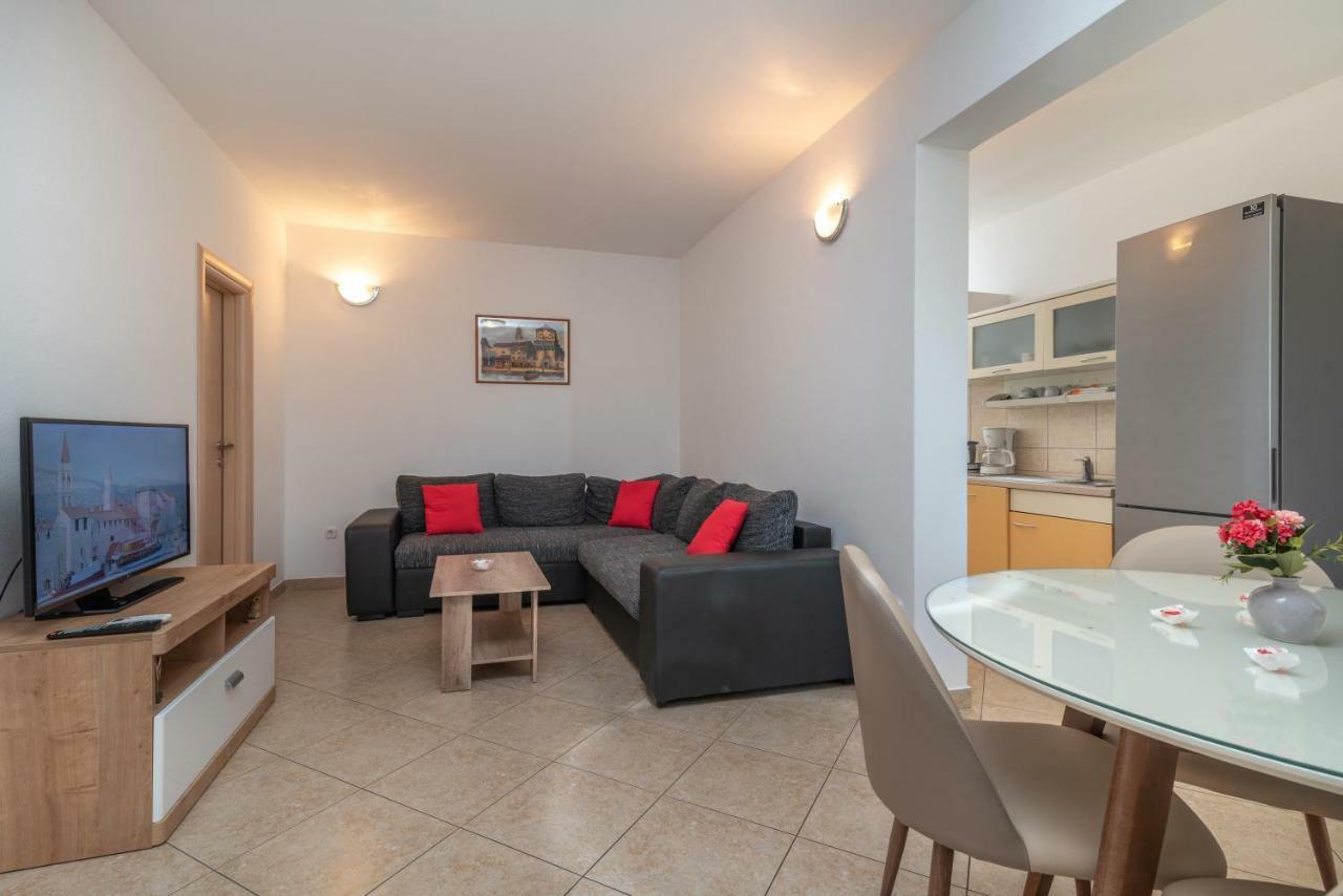 Apartments Ivan Trogir Exterior foto